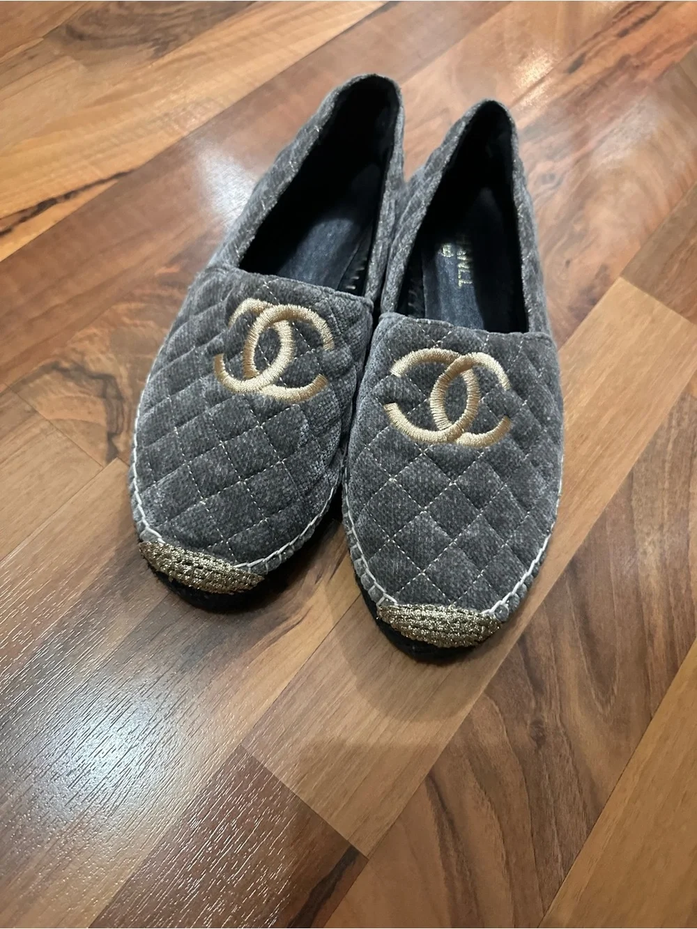 Comfy Quilted Gray Velvet Espadrilles with Gold CC Embroidery Unbranded